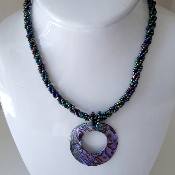 Cruz Accessories Jewelry - CRUZ ACCESSORIES ABALONE SHELL NECKLACE